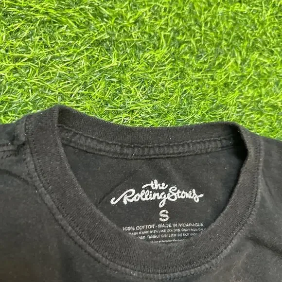 The Rolling Stones graphic tee featuring iconic tongue logo - Picture 3 of 4